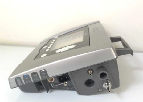 Breas Vivo 50 machine ports and switches.